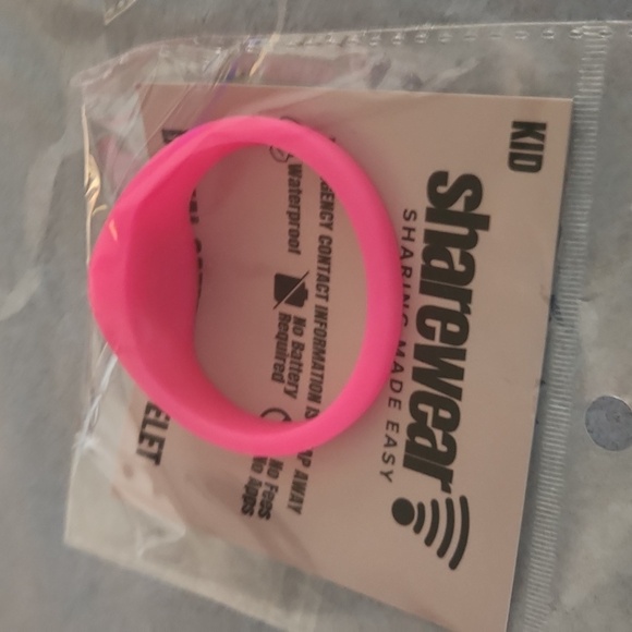 Digital Safety/Medical Alert Bracelet Children's - Picture 3 of 3